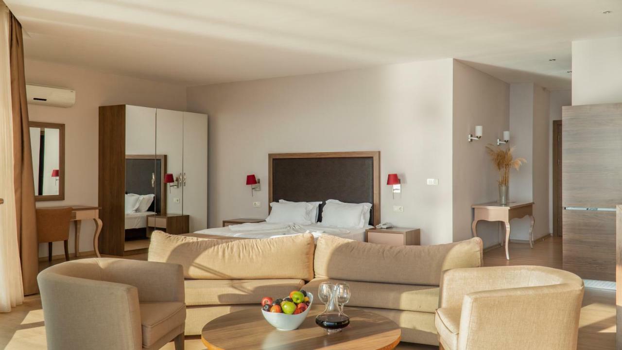 Ladies Beach Suite Hotel (Adults Only) Κουσάντασι Εξωτερικό φωτογραφία